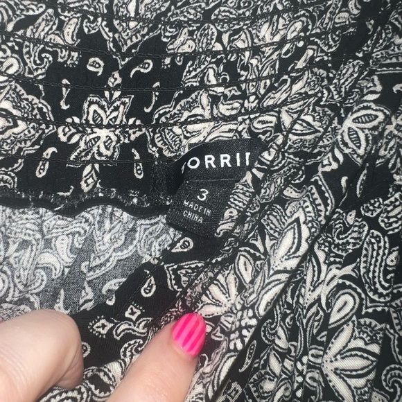 Torrid Black and Cream Floral Midi Skirt - Picture 4 of 4